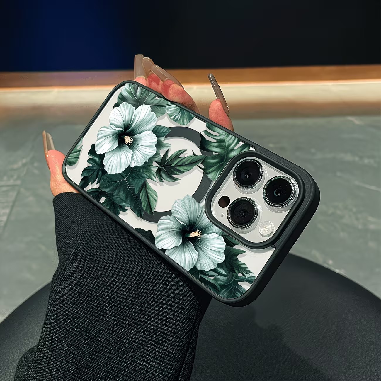 그린 플로럴 프린트 폰 케이스 (아이폰 17, 16,  - Phone Accessories Kiosk 리뷰 및 가격